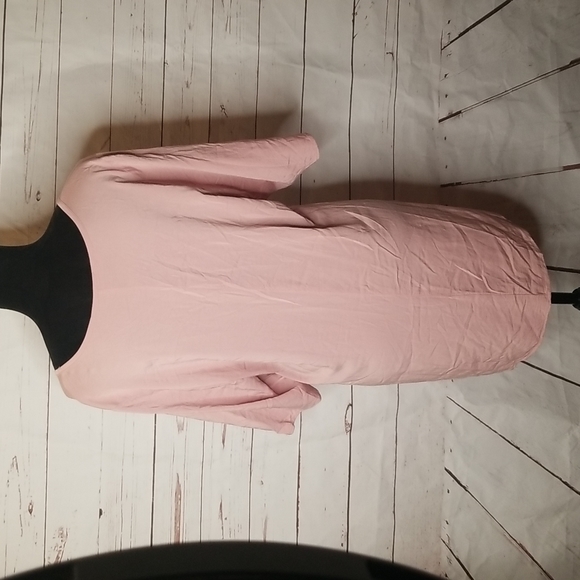 Torrid Dusty Rose Top - Picture 2 of 5